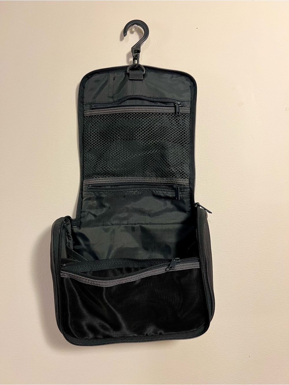 Minimalist Black Hanging Travel Toiletry Bag